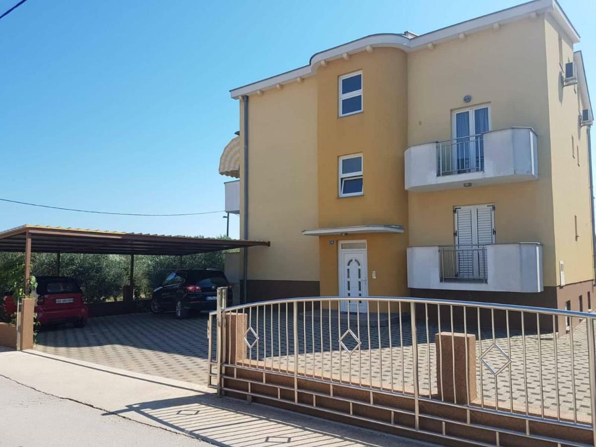 Apartmani Lili Sukošan Exterior foto