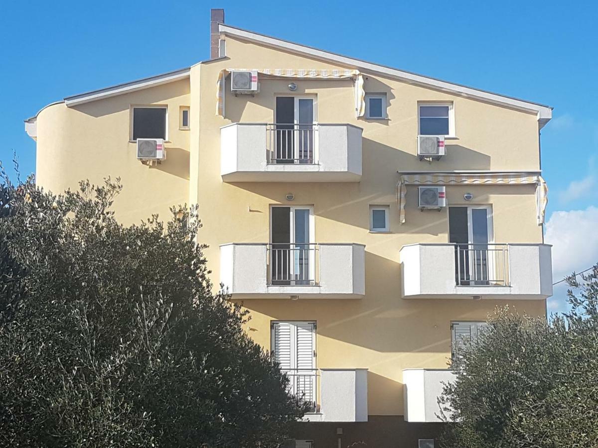Apartmani Lili Sukošan Exterior foto