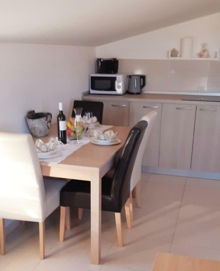 Apartmani Lili Sukošan Exterior foto